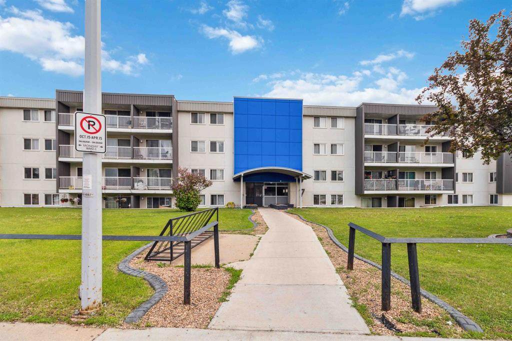 7 Clearwater Crescent - Photo 1