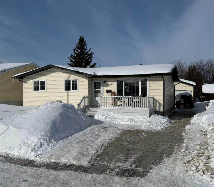 257 Cochrane Crescent - Photo 1