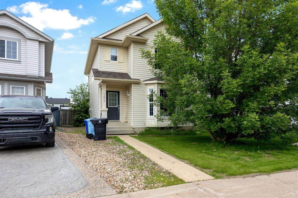 182 Mcdougall Crescent - Photo 1