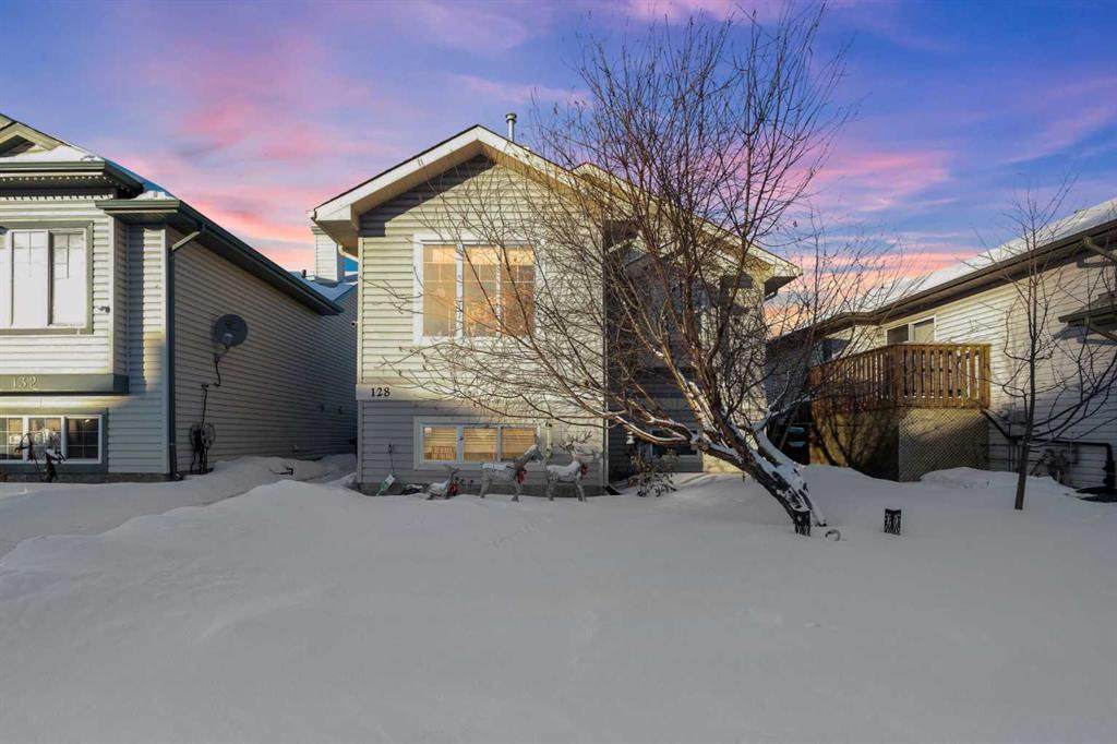 128 Parry Crescent - Photo 1