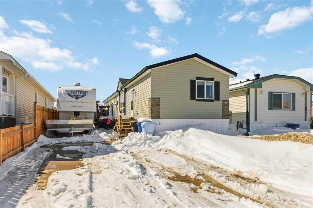 140 Ewashko Crescent - Photo 1