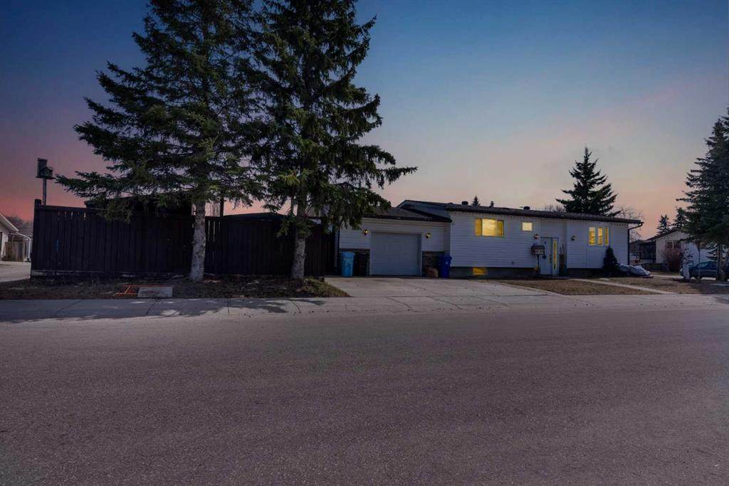 162 Caldwell Crescent - Photo 1