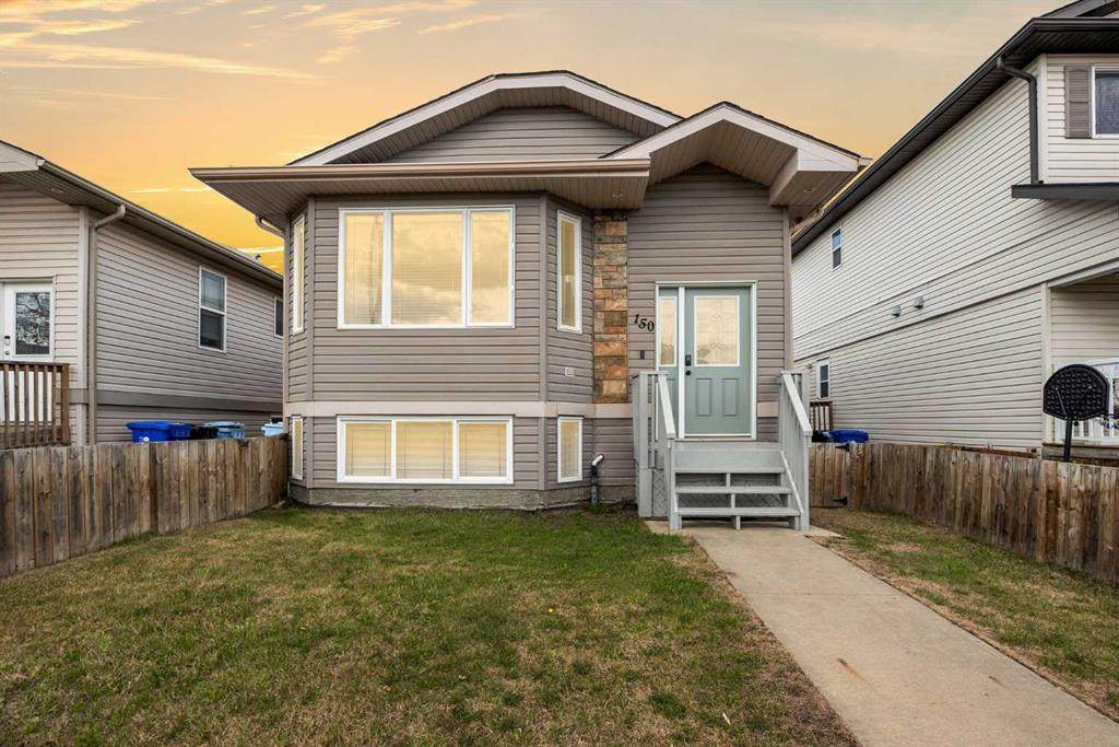 150 Pacific Crescent - Photo 1