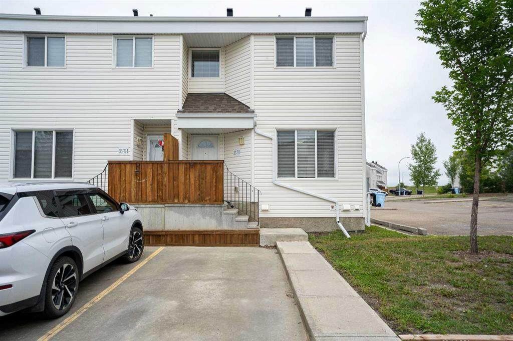 711 Beacon Hill Drive - Photo 1