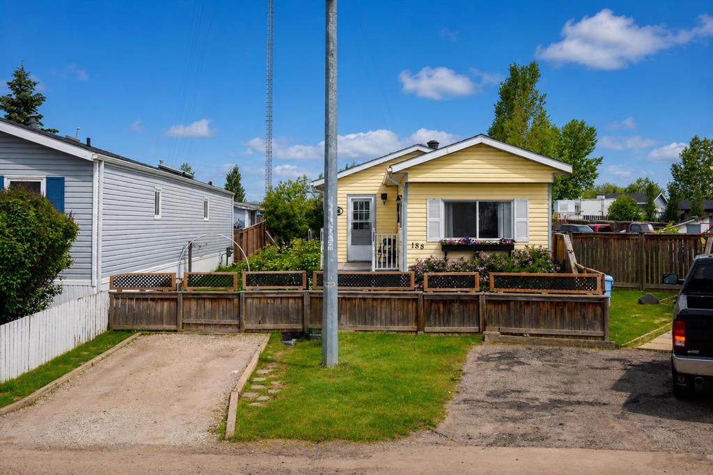 188 Grenoble Crescent - Photo 1