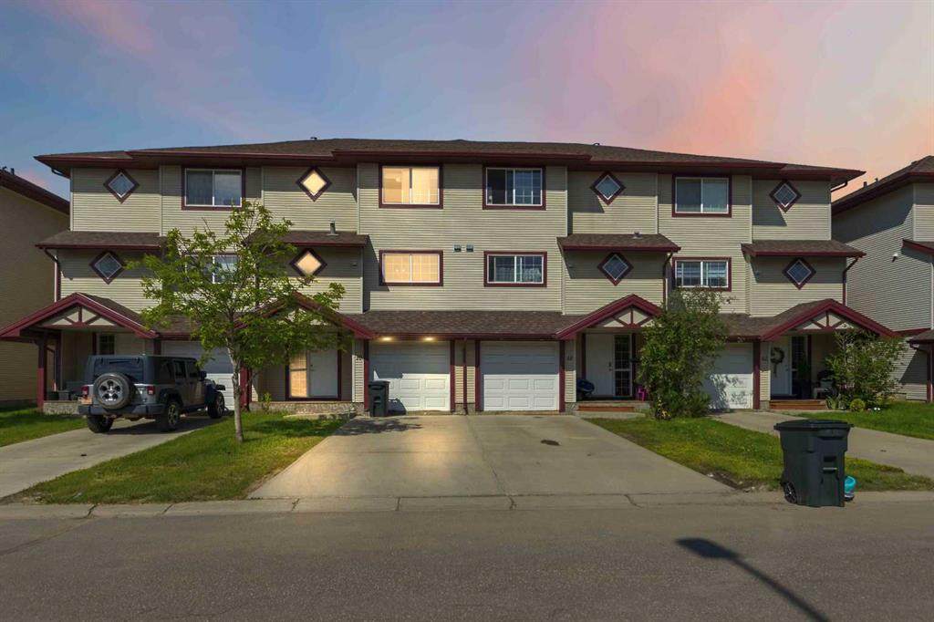 220 Swanson Crescent - Photo 1