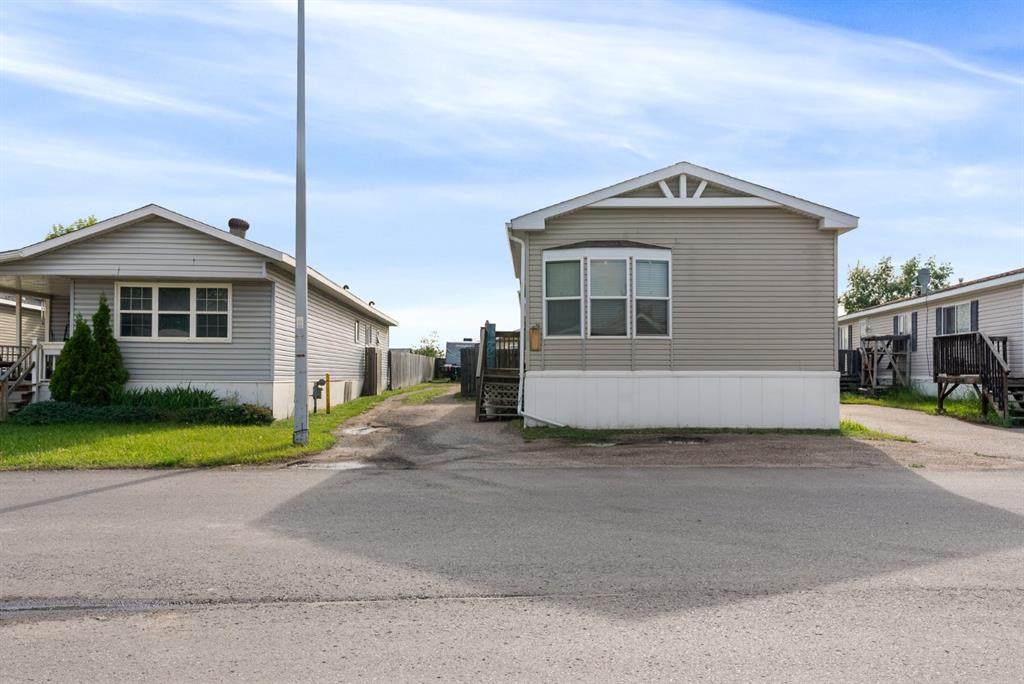 360 Grenfell Crescent - Photo 1
