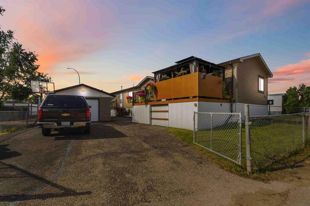 185 Grey Crescent - Photo 1