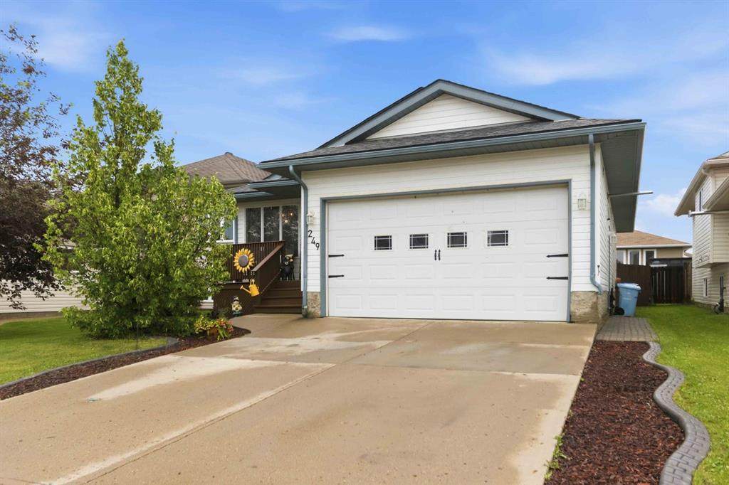 249 Fox Crescent - Photo 1