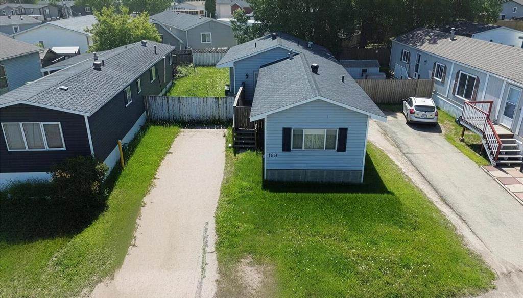 153 Grenfell Crescent - Photo 1