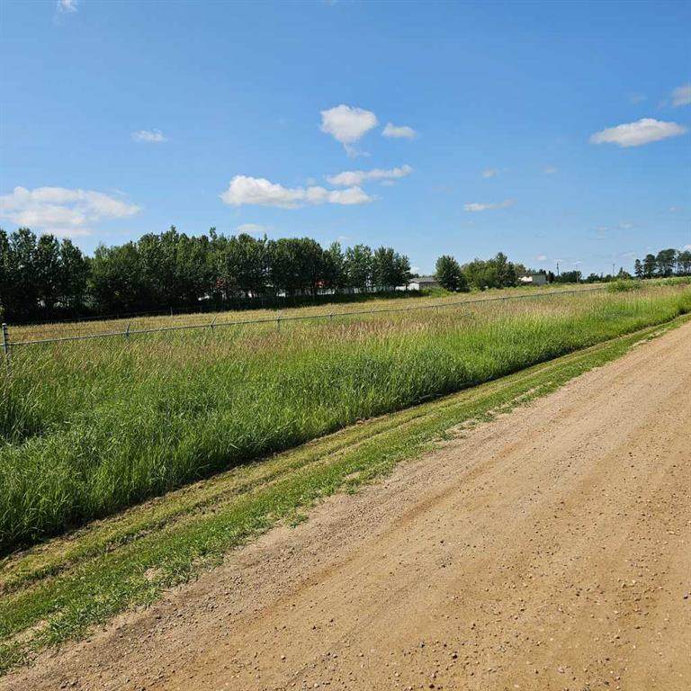9003 101 Avenue - Photo 1