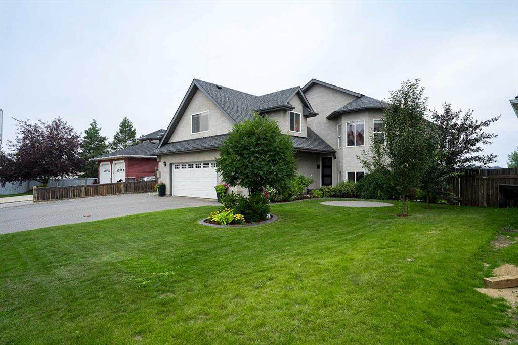 105 Lindstrom Crescent - Photo 1