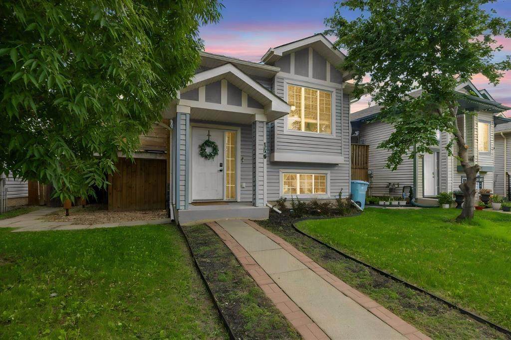 136 Parry Crescent - Photo 1