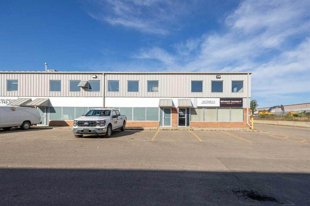 380 Mackenzie Boulevard - Photo 1