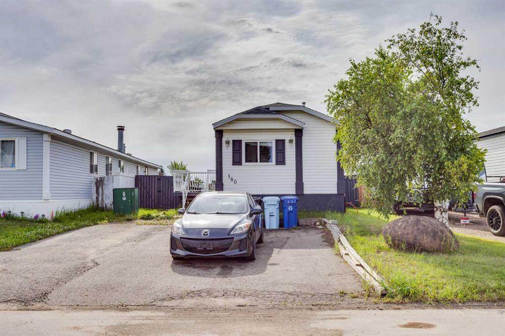 180 Cokerill Crescent - Photo 1