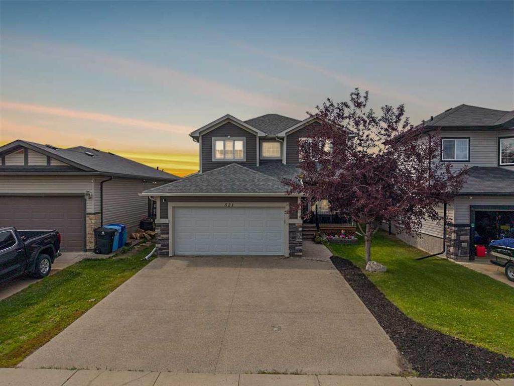 521 Walnut Crescent - Photo 1