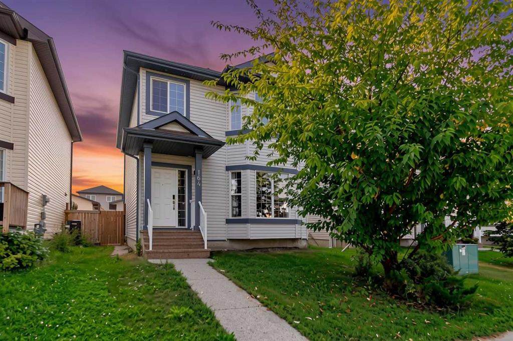 164 Fireweed Crescent - Photo 1