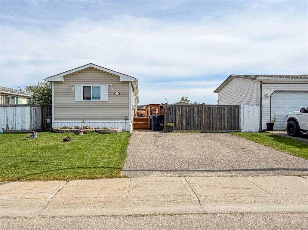 373 Harpe Way - Photo 1