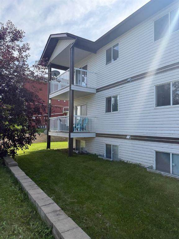 9508 99 Street - Photo 1