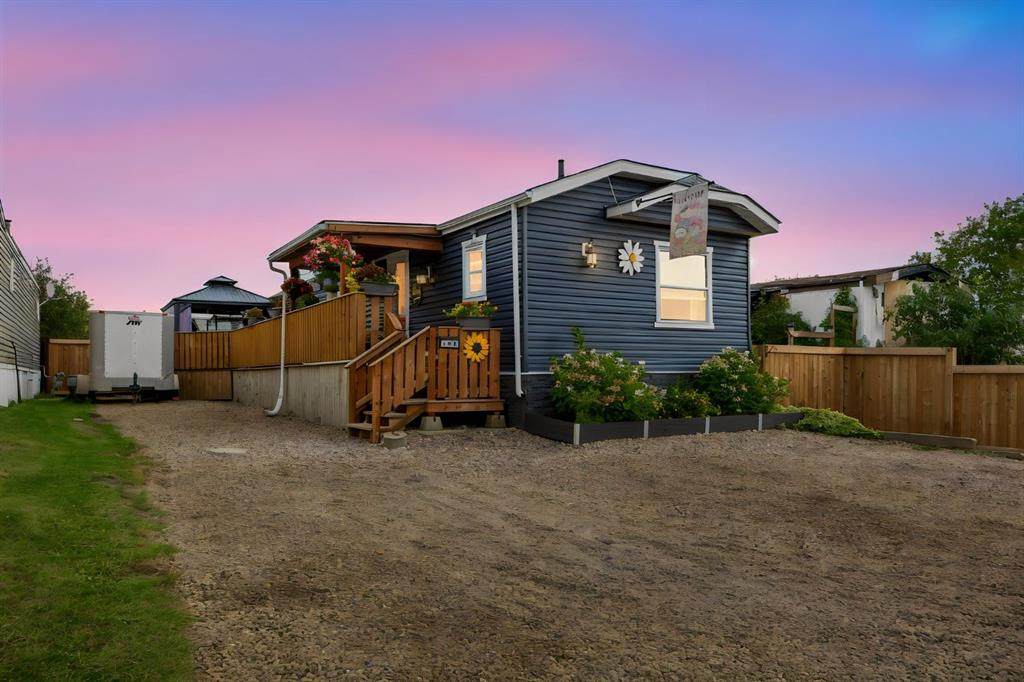104 Cokerill Crescent - Photo 1