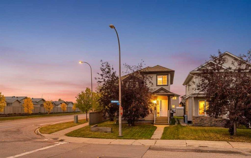 100 Fireweed Crescent - Photo 1