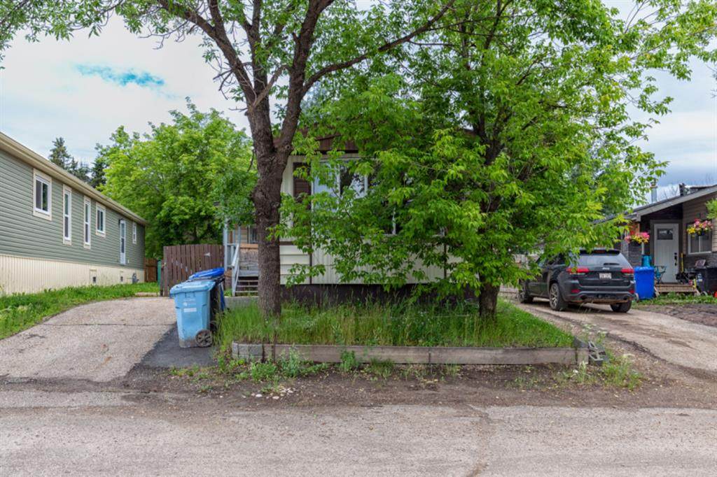 112 Grey Crescent - Photo 1