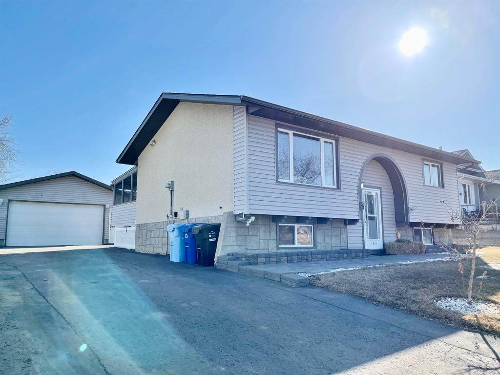 169 Simcoe Way - Photo 1