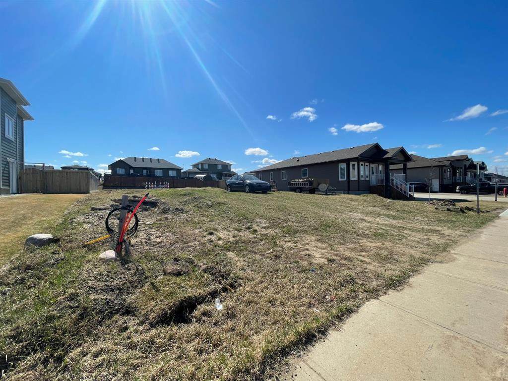 169 Beaverglen Close - Photo 1