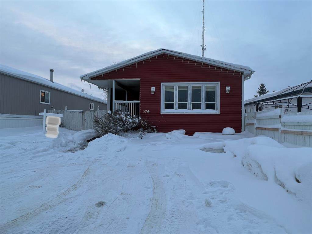 176 Grenoble Crescent - Photo 1