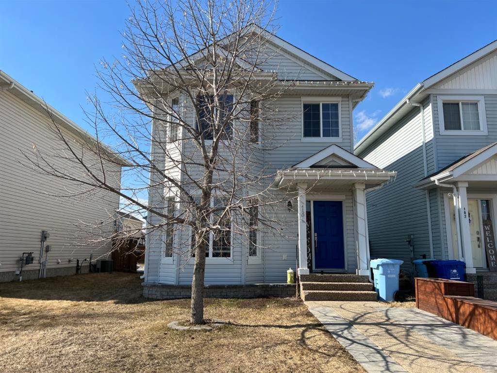 186 Pacific Crescent - Photo 1
