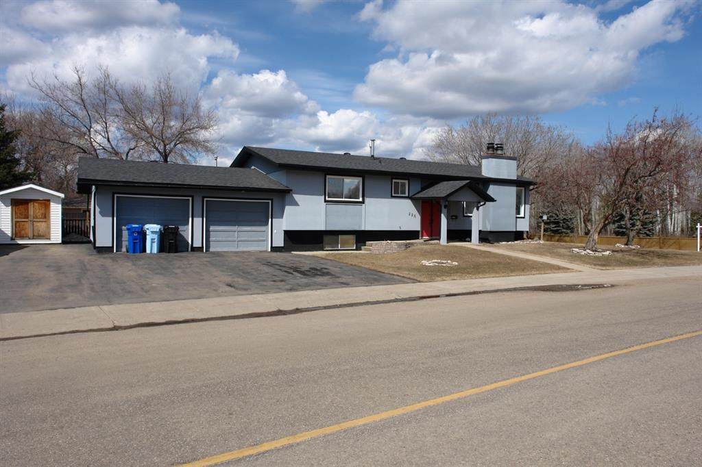 225 Cardinal Drive - Photo 1