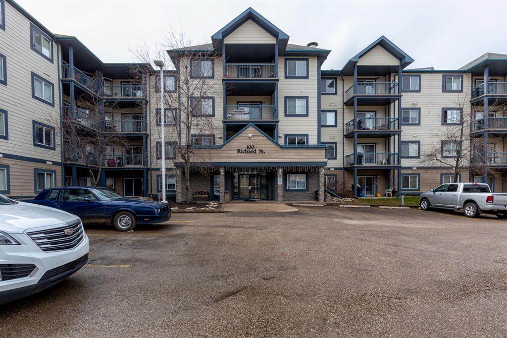100 Richard Street - Photo 1
