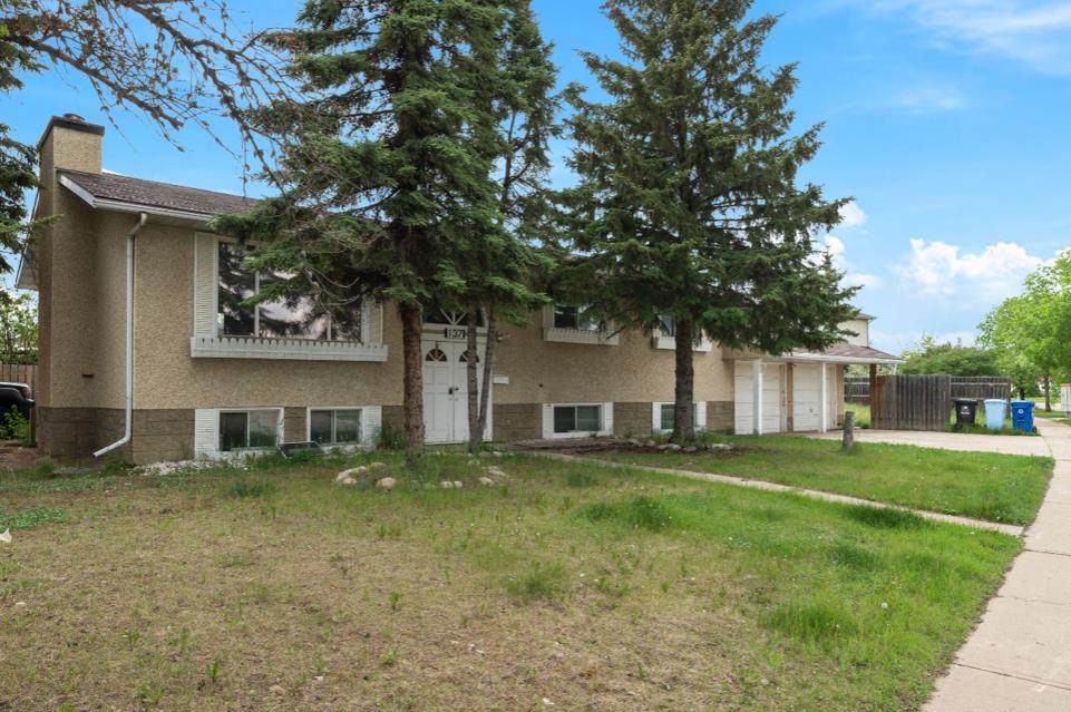 137 Dickins Drive - Photo 1