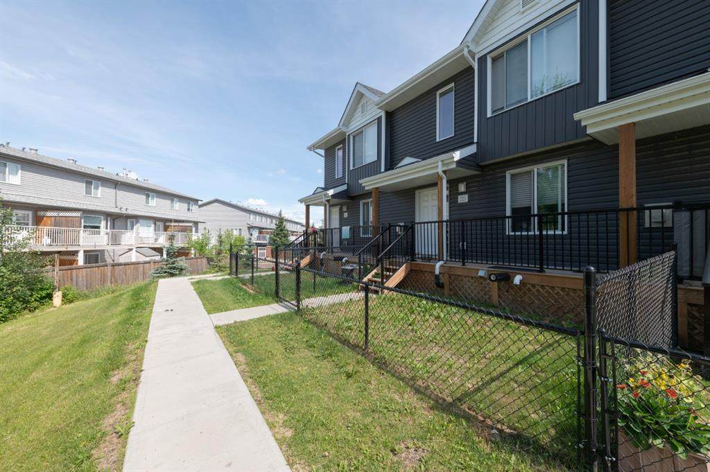 401 Athabasca Avenue - Photo 1