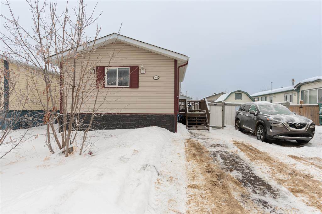156 Mckinlay Crescent - Photo 1