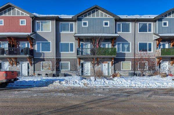 141 Fontaine Crescent - Photo 1