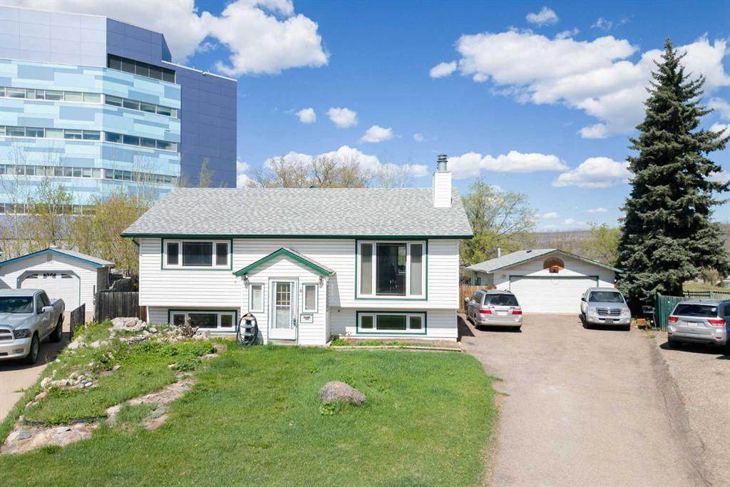 6 Berry Crescent - Photo 1