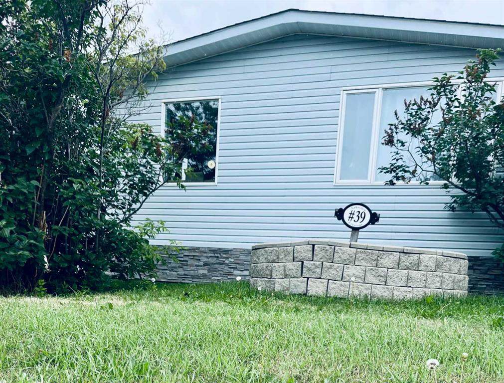 39 Lakeview Crescent - Photo 1