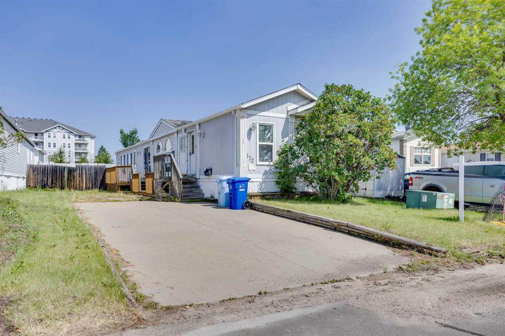 172 Clausen Crescent - Photo 1