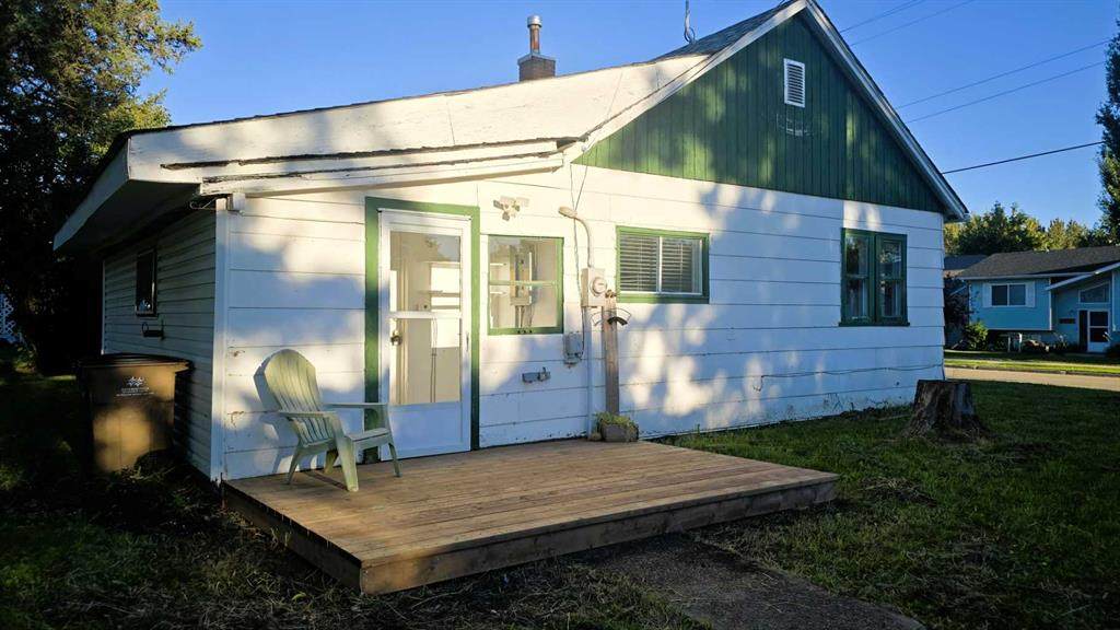 9834 100 Ave - Photo 1