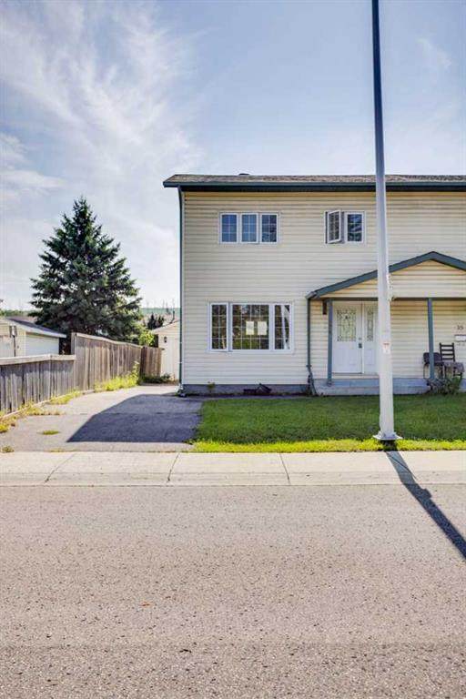 33 Poplar Crescent - Photo 1