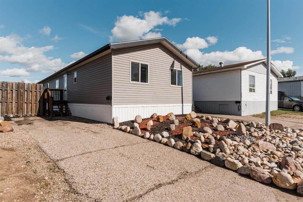 220 Gregoire Crescent - Photo 1