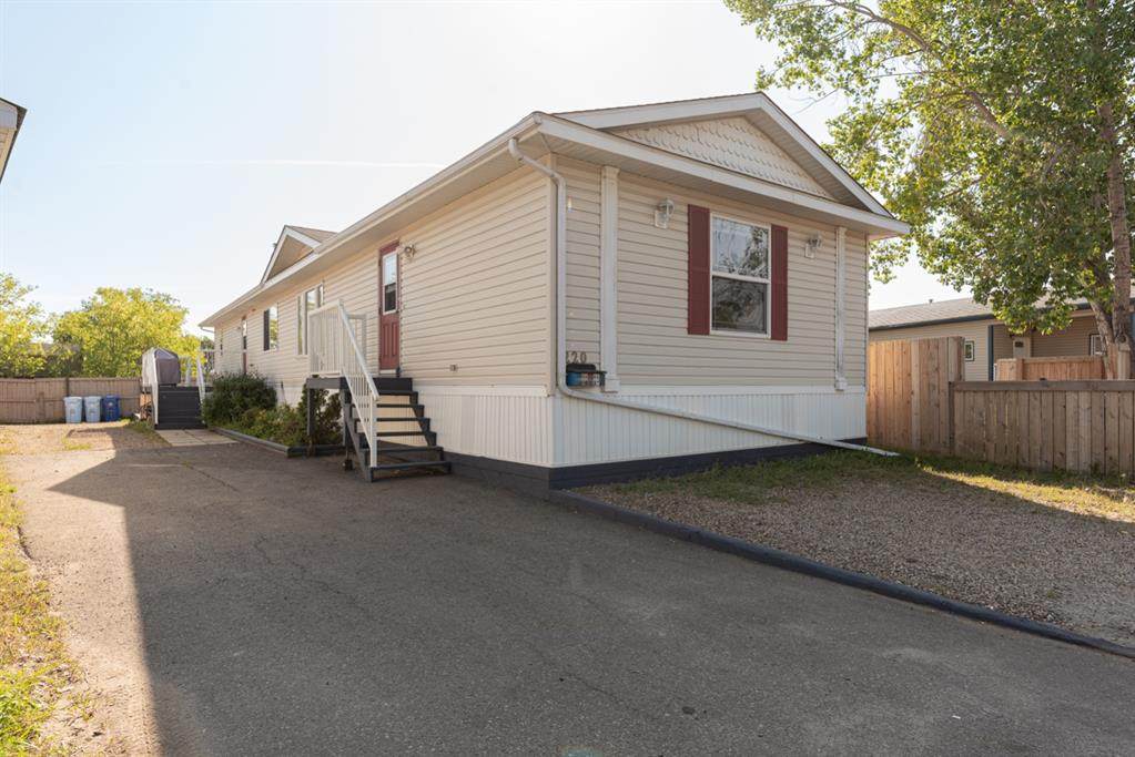 220 Grenfell Crescent - Photo 1