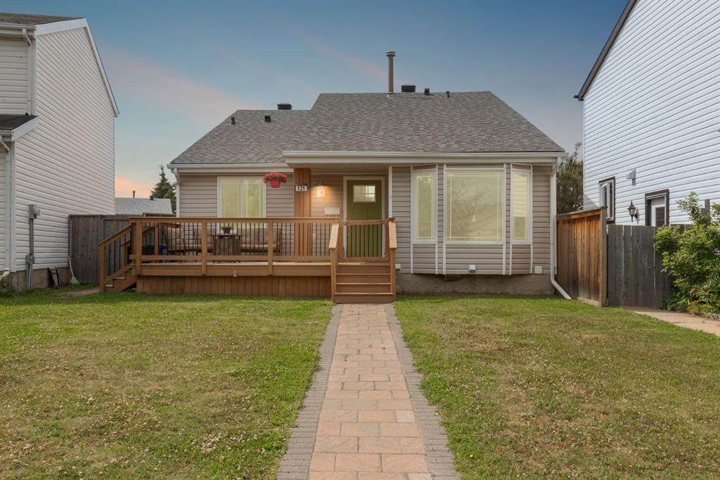121 Bird Crescent - Photo 1