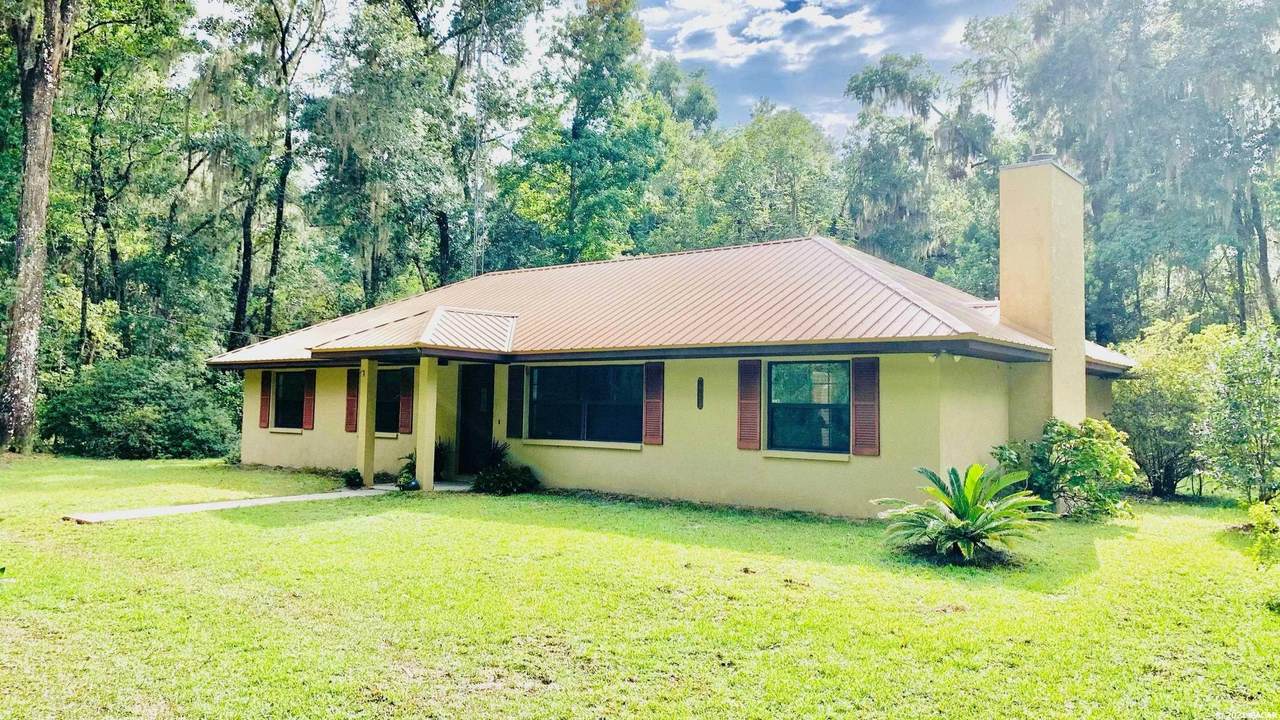20421 190th Avenue - Photo 1