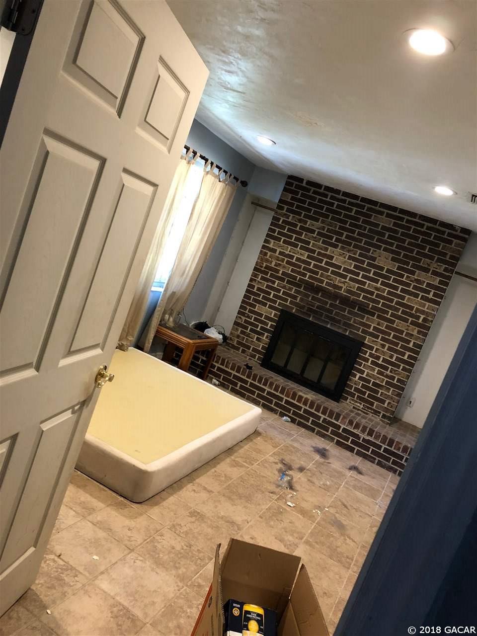 6124 11th Place - Photo 1