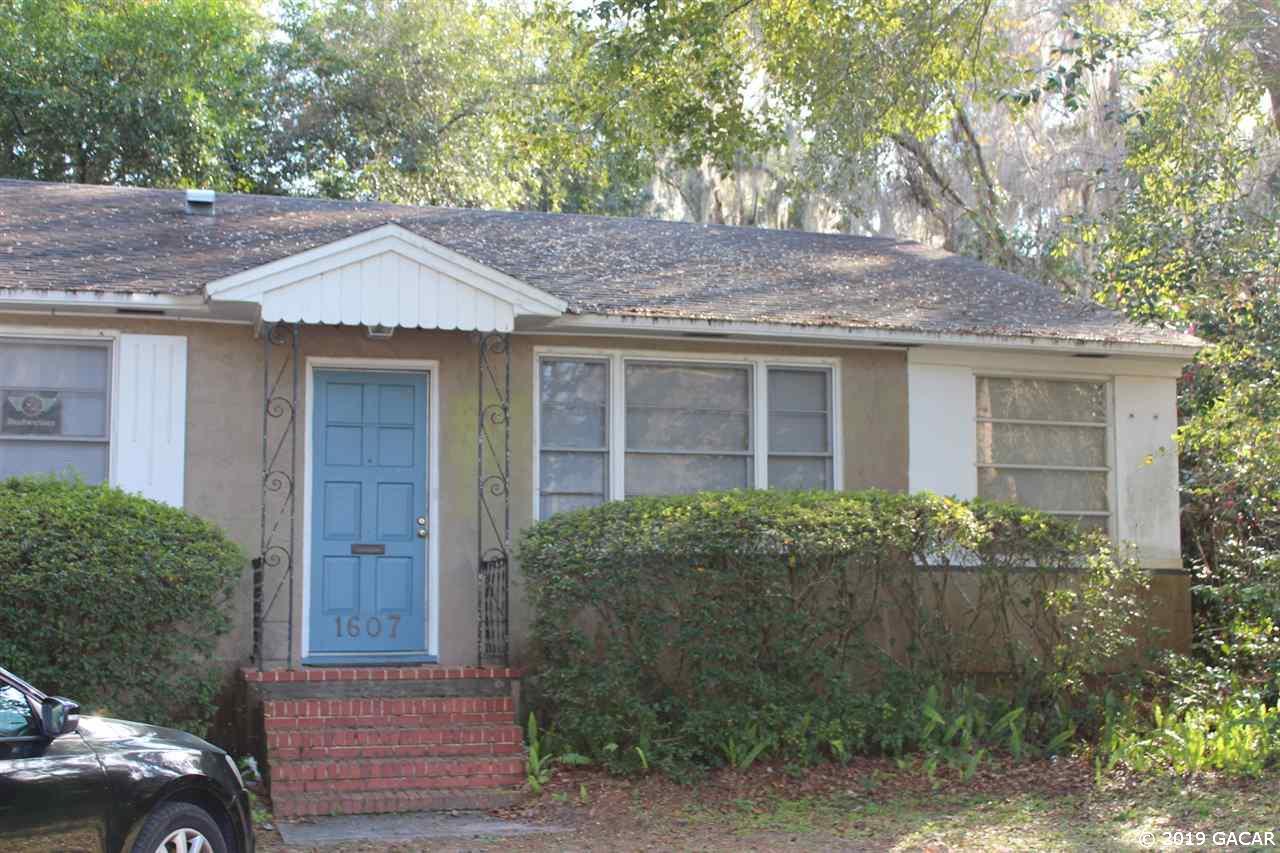 1607 8th Avenue - Photo 1