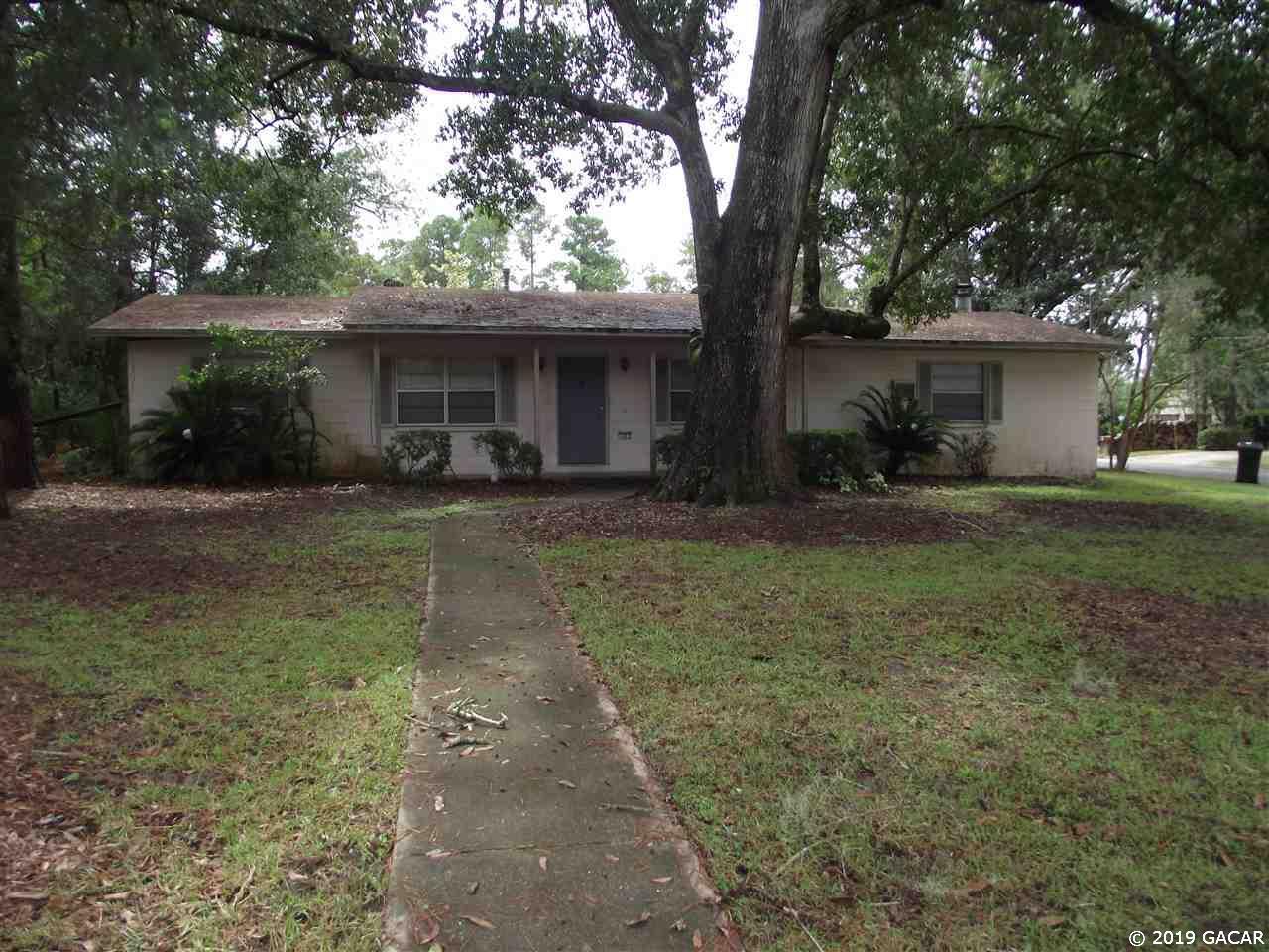 3305 46 Place - Photo 1