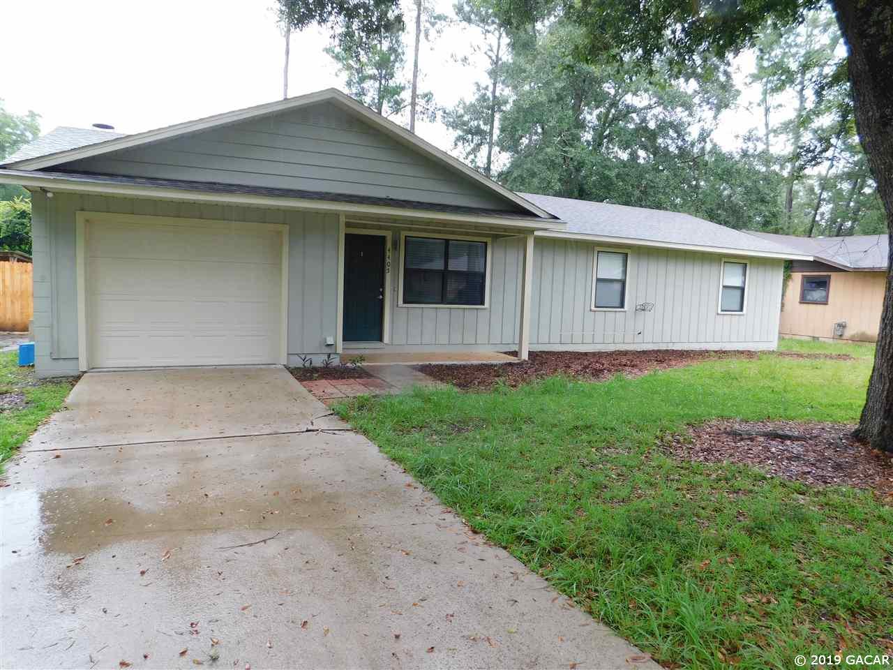 4405 21 Drive - Photo 1