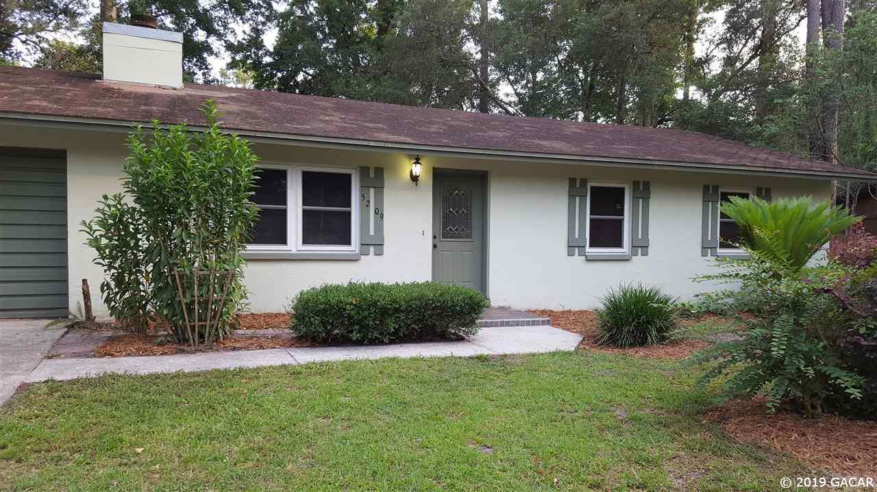 5209 24 Place - Photo 1